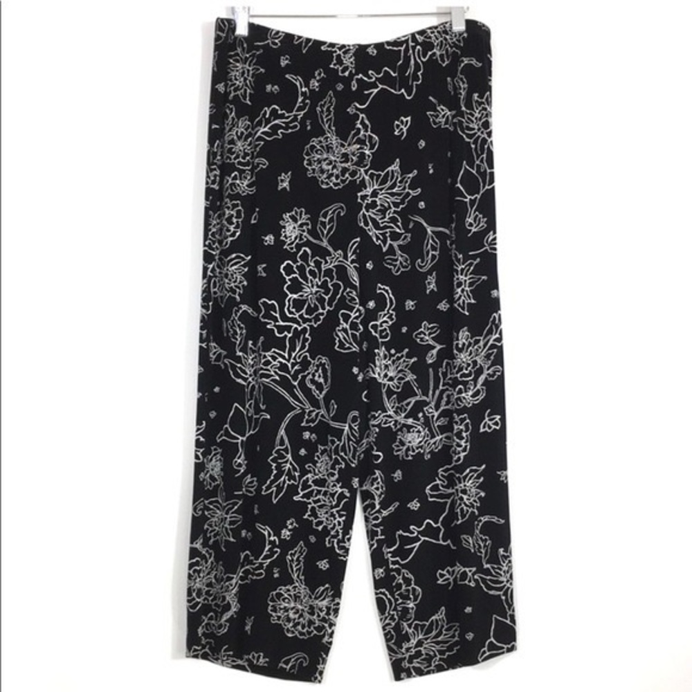 Chico’s Travelers Floral Print Cropped Pants
